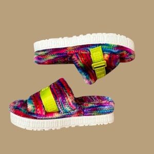 UGG Fluffita Pixelate Flatform Slide‎